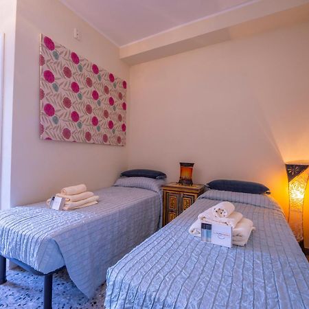 Riva Dante Apartment - Happy Rentals Exterior photo